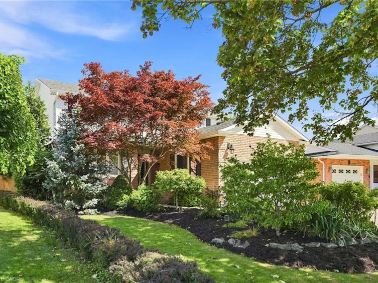 10 Acacia Street, Hamilton, ON, L8J 1V6 - 2