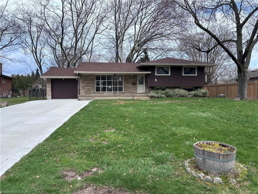 4 Beechwood Court, St. Catharines, ON, L2N 3H7