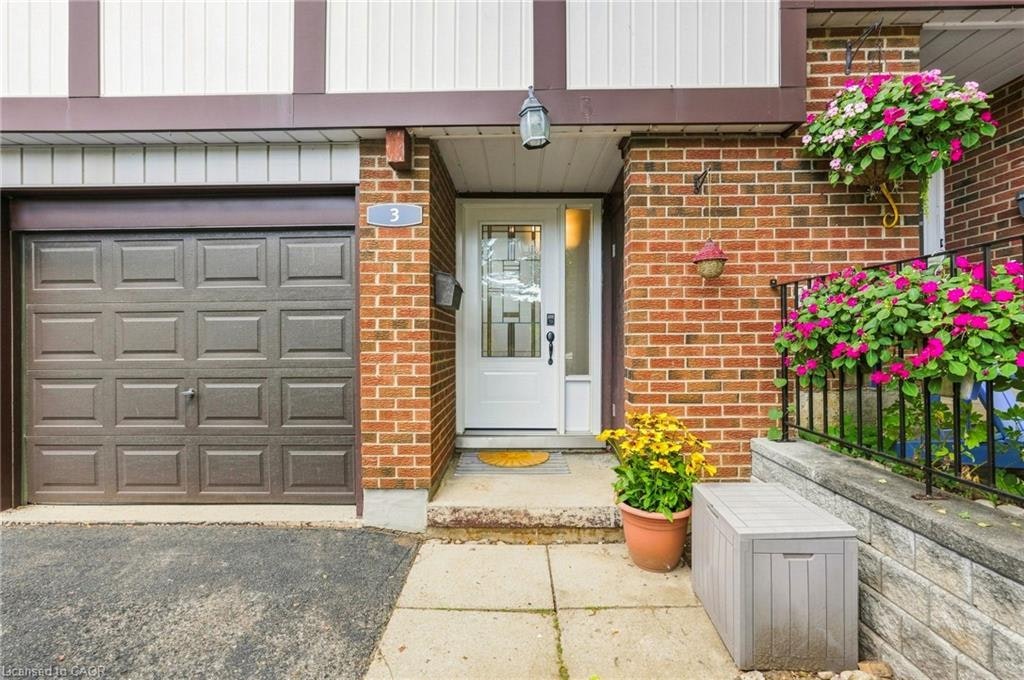 33-3 Burdock Lane, Hamilton, ON, L8H 6E9 - 2