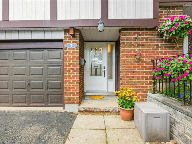 33-3 Burdock Lane, Hamilton, ON, L8H 6E9 - 2