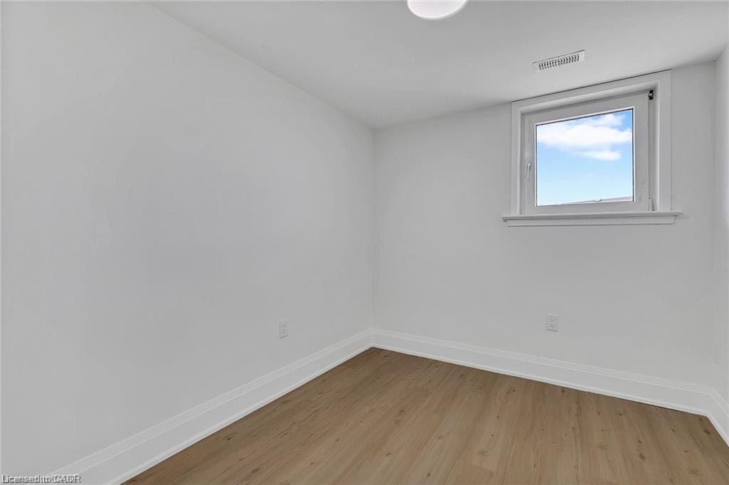2-581 Lancaster Street W, Kitchener, ON, N2K 1M5 - 11