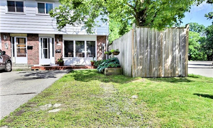 541 Parkview Crescent
