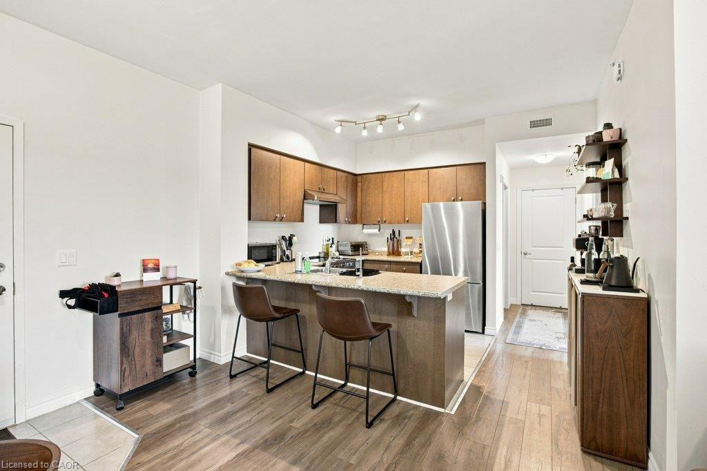 423-1077 Gordon Street, Guelph, ON, N1G 0E3 - 2