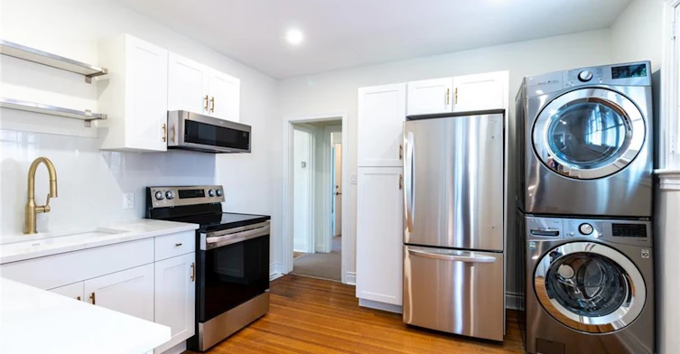 2-326 Locke Street S, Hamilton, ON, L8P 4C6 - 2
