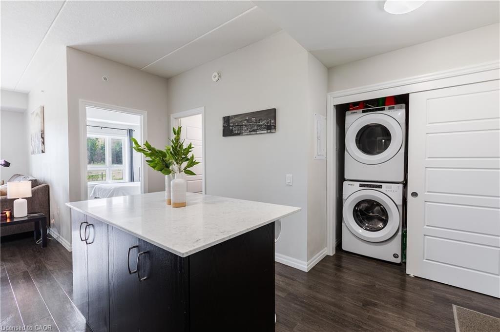 202-35 Kingsbury Square, Guelph, ON, N1L 0J4 - 6