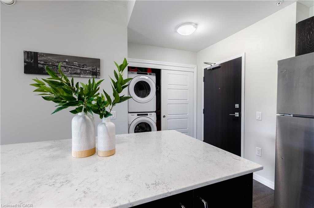 202-35 Kingsbury Square, Guelph, ON, N1L 0J4 - 5