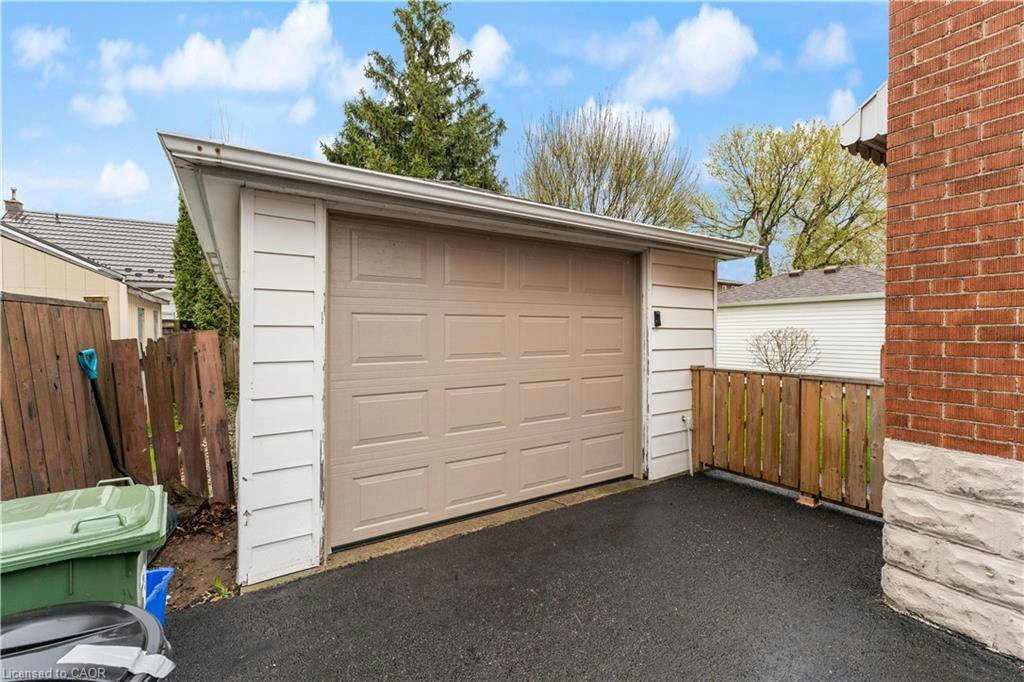 Main Floor-65 East 11th Street, Hamilton, ON, L9A 3T3 - 17