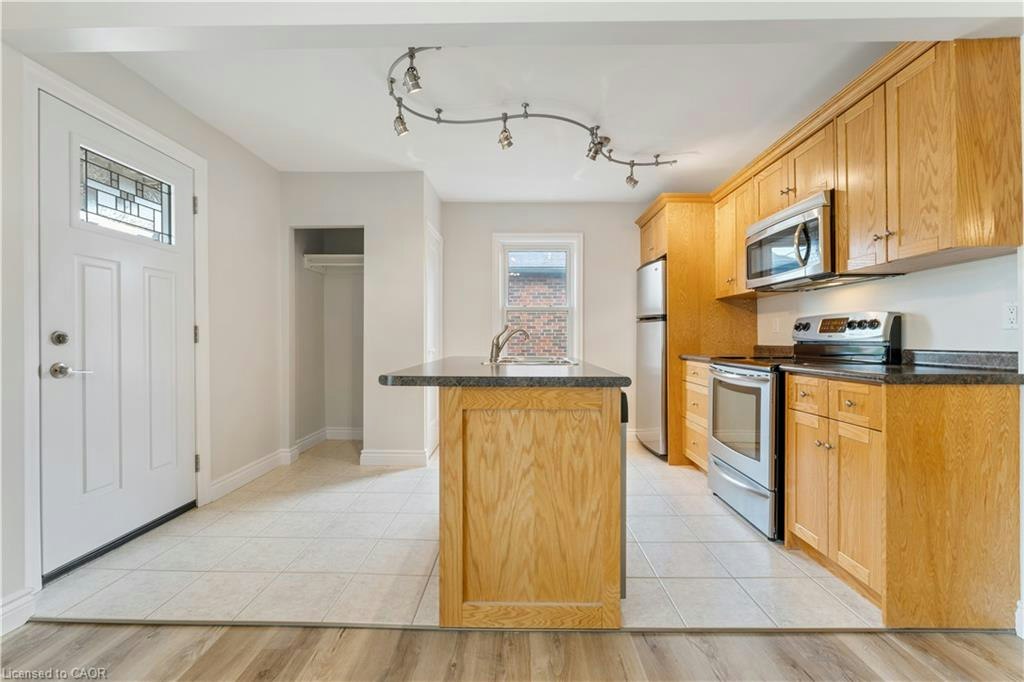 Main Floor-65 East 11th Street, Hamilton, ON, L9A 3T3 - 9