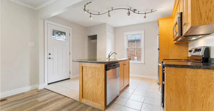 Main Floor-65 East 11th Street, Hamilton, ON, L9A 3T3 - 8