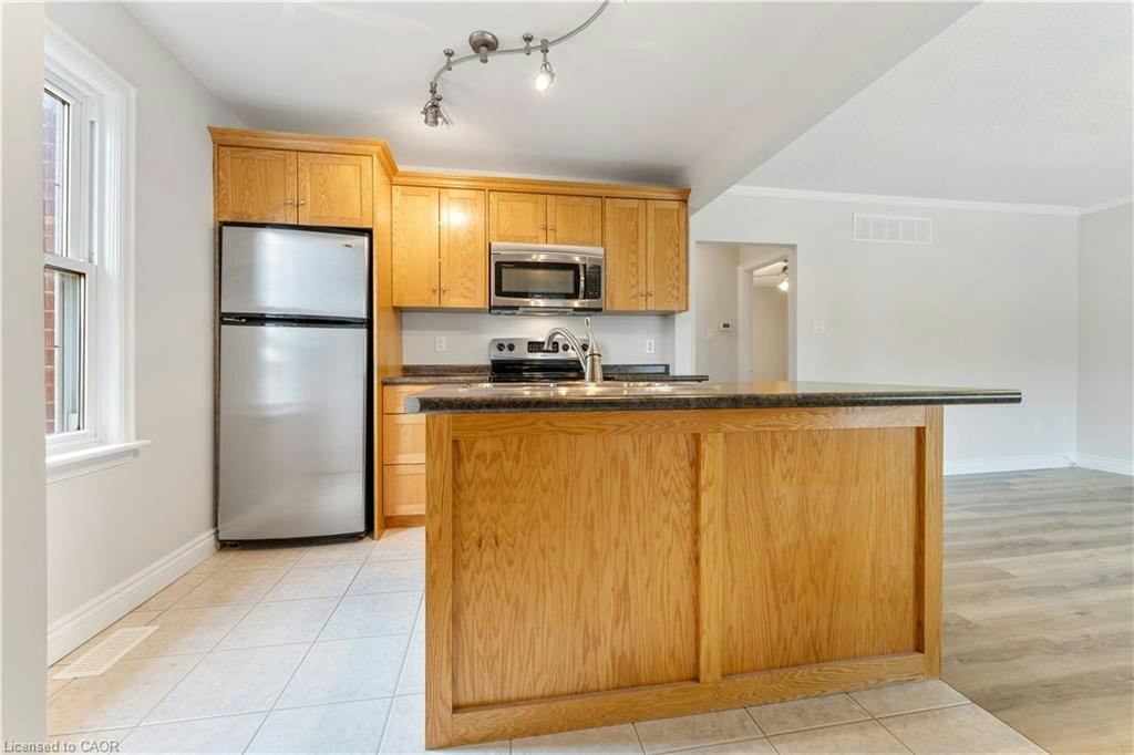 Main Floor-65 East 11th Street, Hamilton, ON, L9A 3T3 - 10