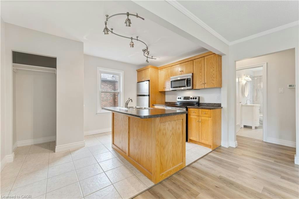 Main Floor-65 East 11th Street, Hamilton, ON, L9A 3T3 - 7