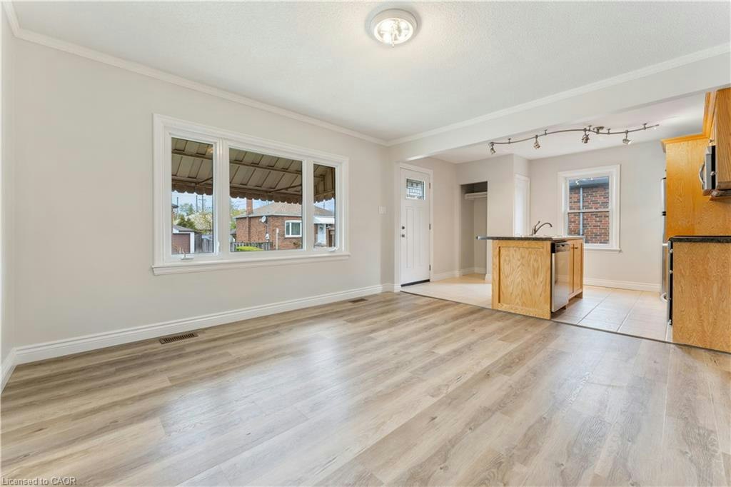 Main Floor-65 East 11th Street, Hamilton, ON, L9A 3T3 - 5