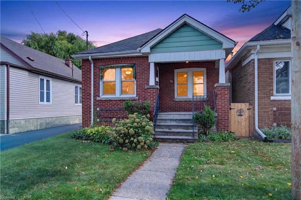 30 Barons Avenue N, Hamilton, ON, L8H 5A2