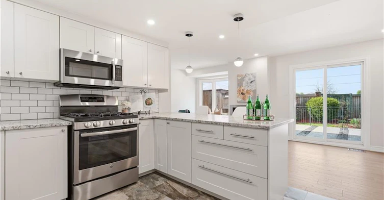 14 Harbour Drive, Hamilton, ON, L8E 4Z5 - 8