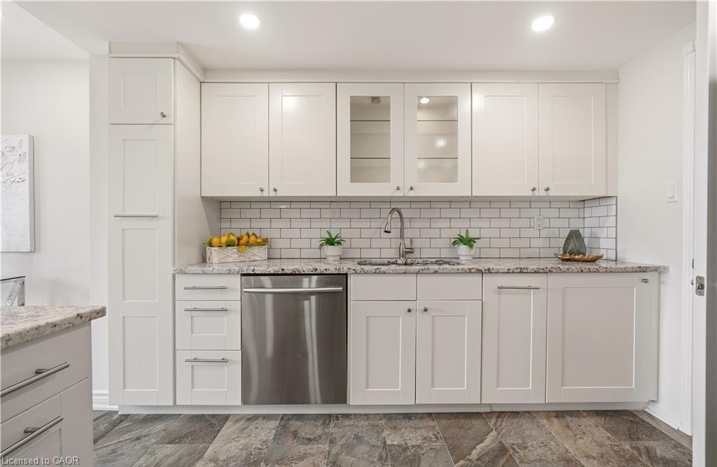 14 Harbour Drive, Hamilton, ON, L8E 4Z5 - 6