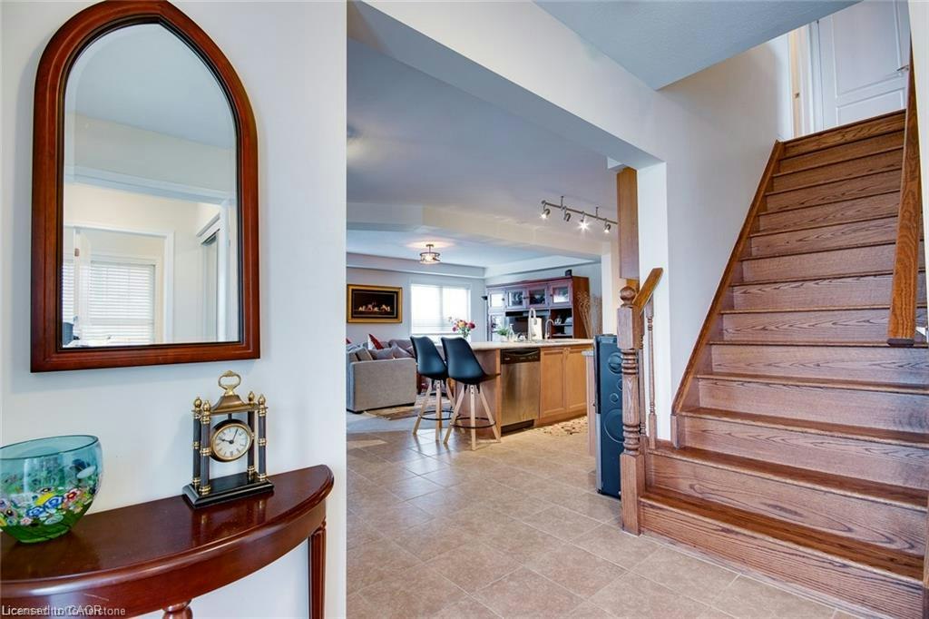 18 Blue Oak Street, Kitchener, ON, N2K 0K3 - 6