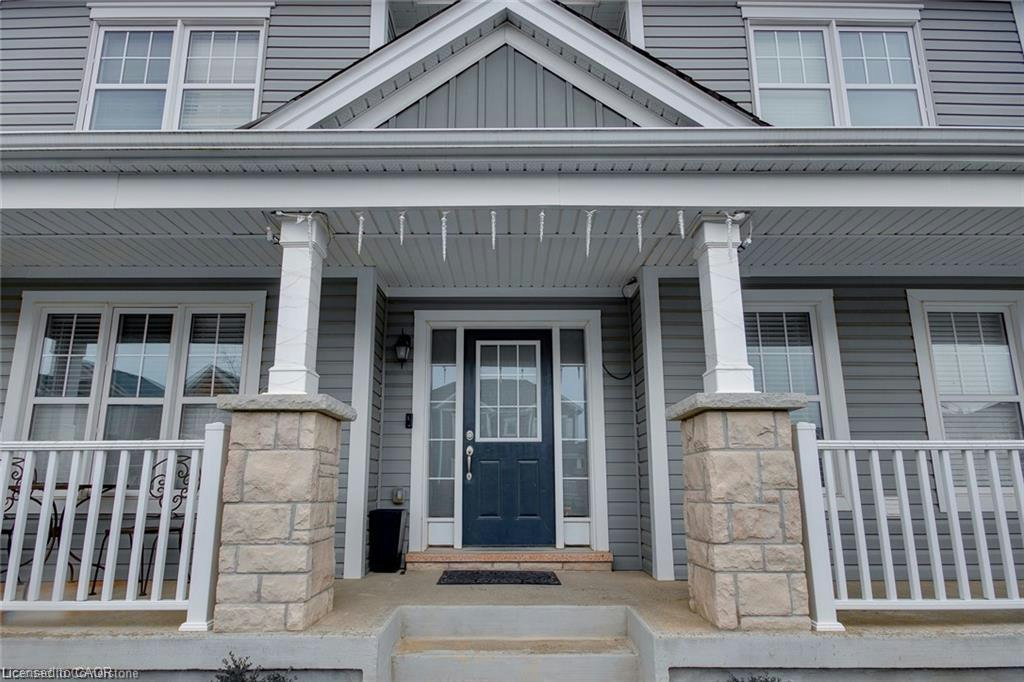 18 Blue Oak Street, Kitchener, ON, N2K 0K3 - 2