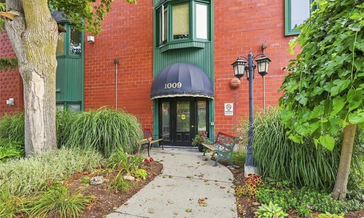 217-1009 Queenston Road