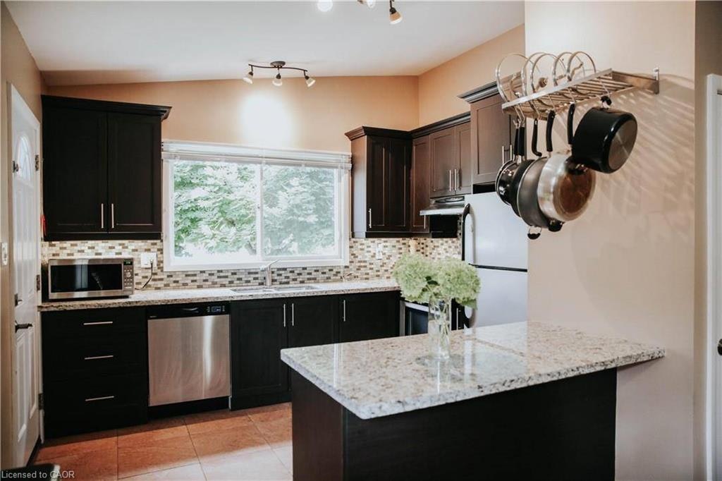 1 Vera Court, Hamilton, ON, L8K 4G7