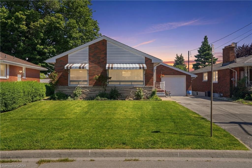 18 Pleasant Avenue, Hamilton, ON, L8G 2L2