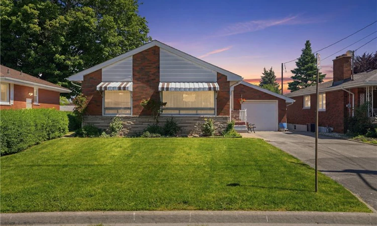 18 Pleasant Avenue