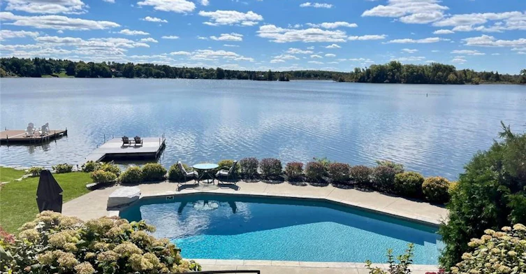 11 Lake Avenue, Puslinch, ON, N3C 2V4
