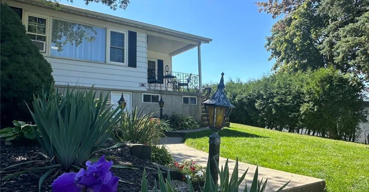 11 Lake Avenue, Puslinch, ON, N3C 2V4 - 2