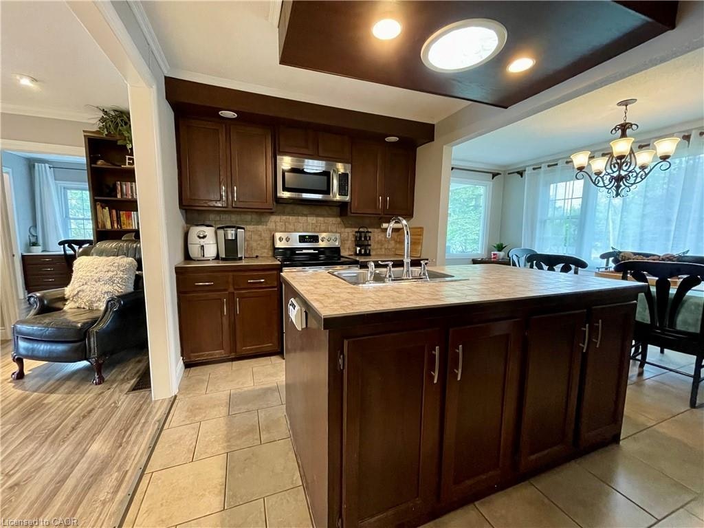 11 Lake Avenue, Puslinch, ON, N3C 2V4 - 13
