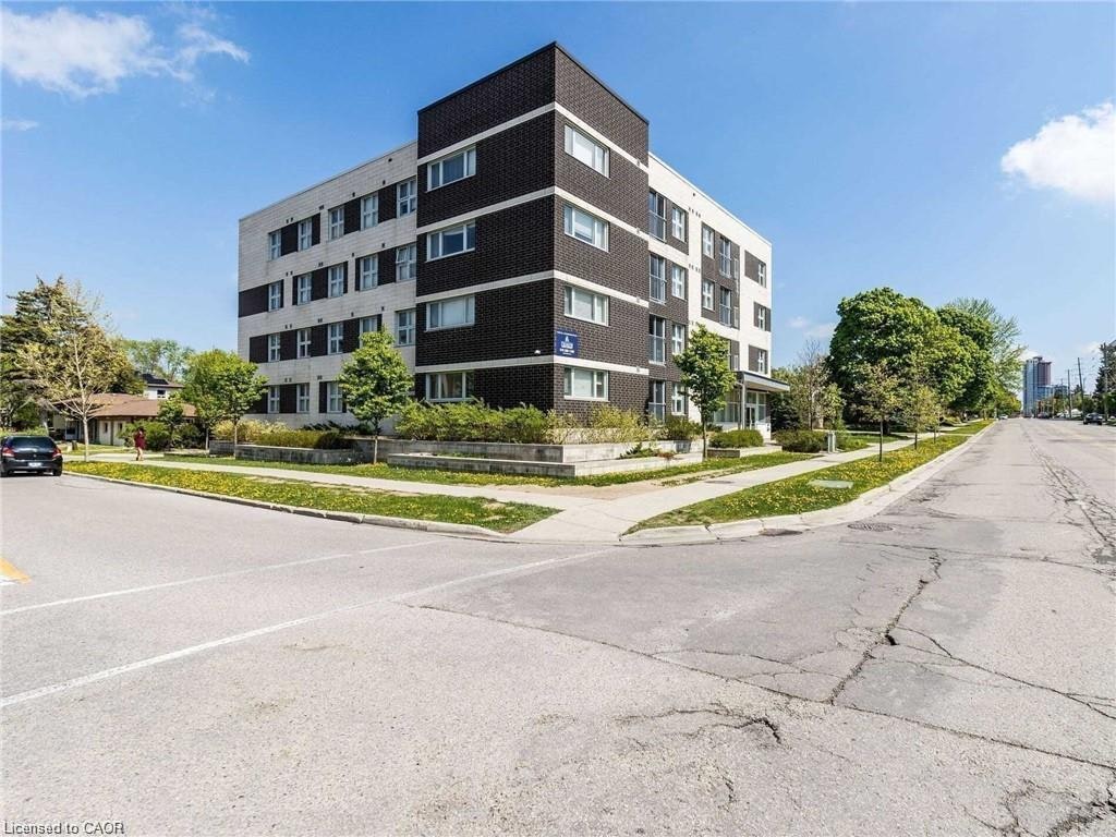304-392 Albert Street, Waterloo, ON, N2L 3V1 - 2