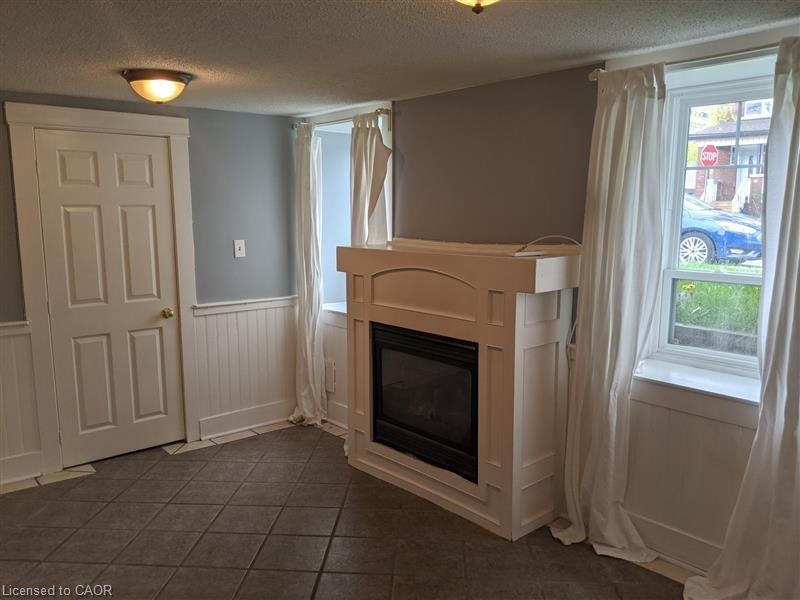 LOWER-98 West Avenue N, Hamilton, ON, L8L 5C3 - 3
