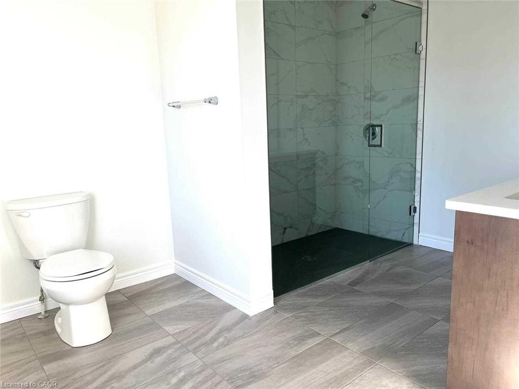 132 Doan Drive, Komoka, ON, N0L 1R0 - 6