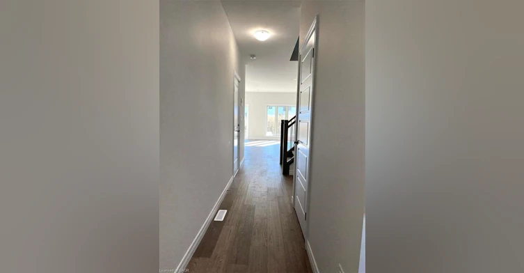 132 Doan Drive, Komoka, ON, N0L 1R0 - 2