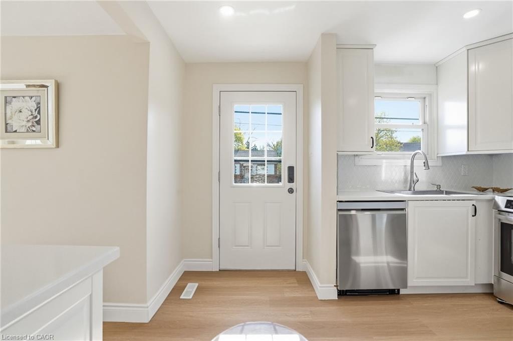 894 Garth Street, Hamilton, ON, L9G 4K9 - 8