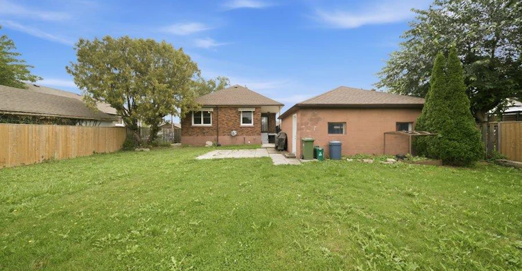 310 Caledon Avenue, Hamilton, ON, L9C 3E2 - 32