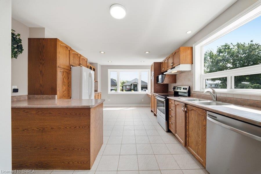 310 Caledon Avenue, Hamilton, ON, L9C 3E2 - 10