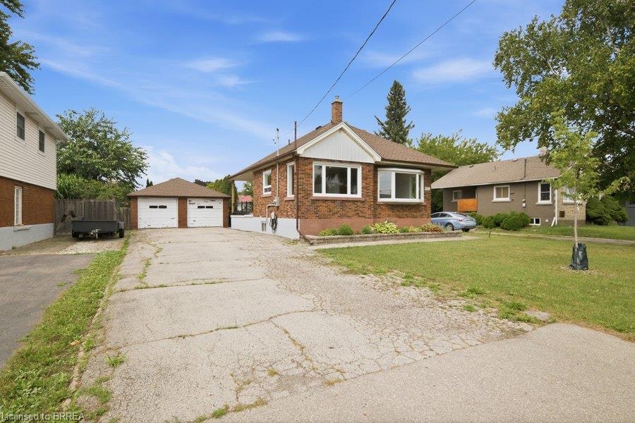 310 Caledon Avenue, Hamilton, ON, L9C 3E2