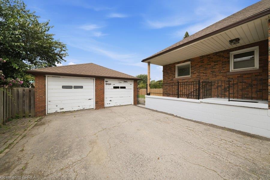 310 Caledon Avenue, Hamilton, ON, L9C 3E2 - 4