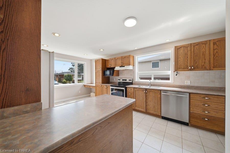 310 Caledon Avenue, Hamilton, ON, L9C 3E2 - 9