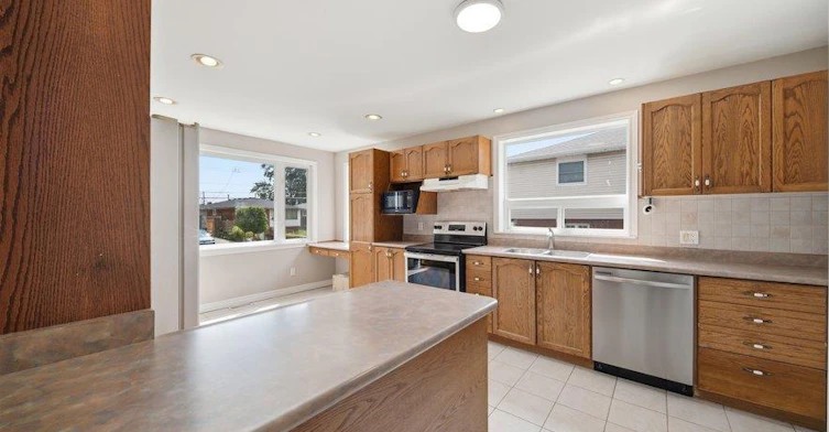 310 Caledon Avenue, Hamilton, ON, L9C 3E2 - 9