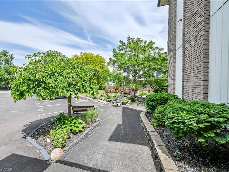 202-20 John Street, Grimsby, ON, L3M 1X5 - 18