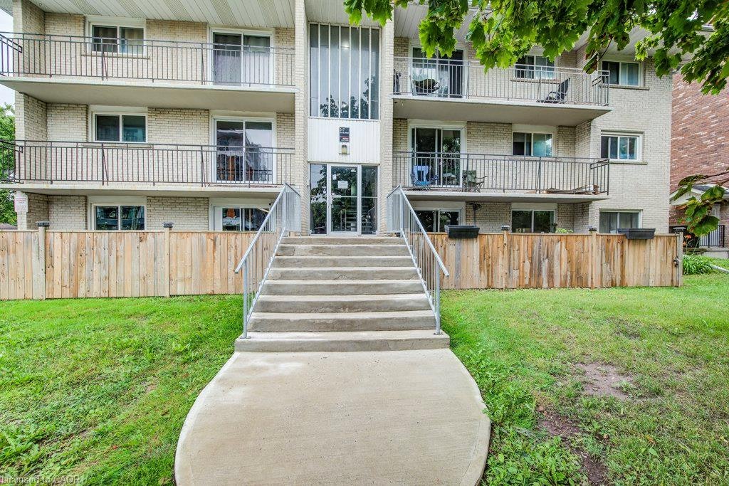 3-317 Erb Street W, Waterloo, ON, N2L 1W4 - 2