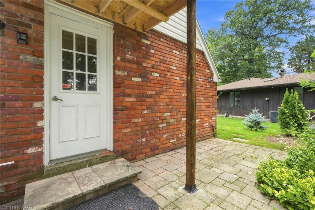 Lower-208 North Shore Boulevard W, Burlington, ON, L7T 1A4 - 2