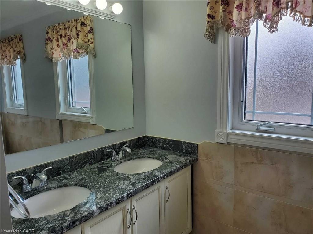 14 Newdale Place, Brampton, ON, L6S 5Z2 - 8