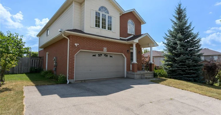 211 Sleaford Street, Waterloo, ON, N2J 4Z8 - 2