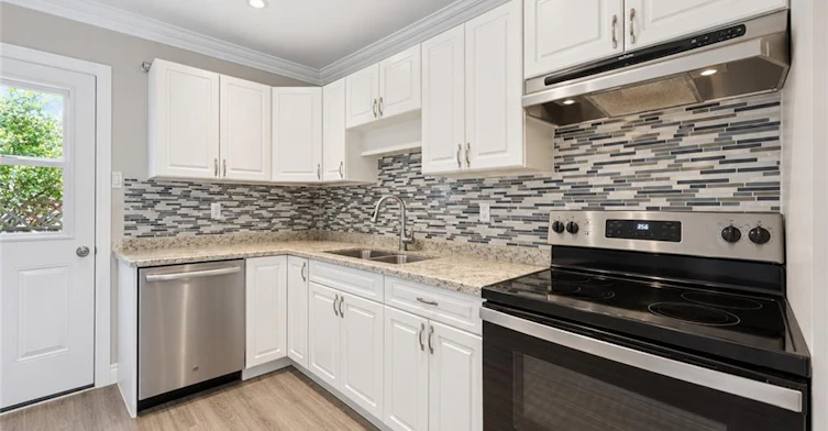 90 King Street W, Hamilton, ON, L8G 1H8 - 3