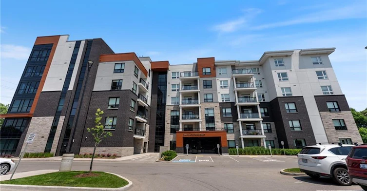 202-340 Plains Road E, Burlington, ON, L7T 0C2