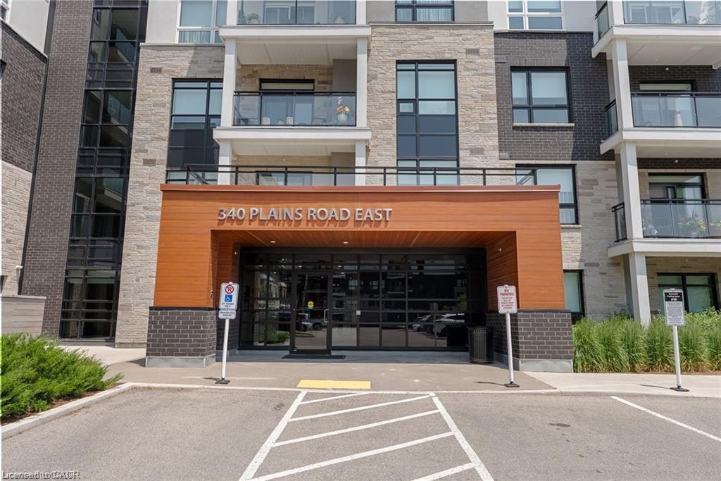 202-340 Plains Road E, Burlington, ON, L7T 0C2 - 2
