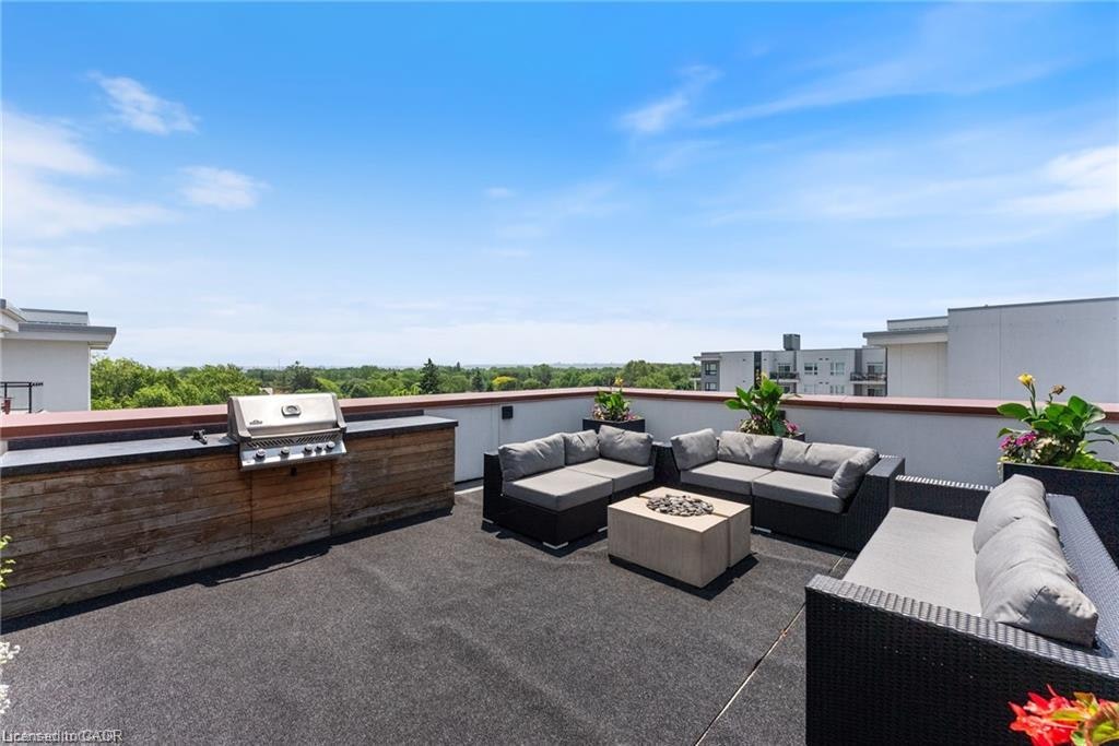202-340 Plains Road E, Burlington, ON, L7T 0C2 - 10