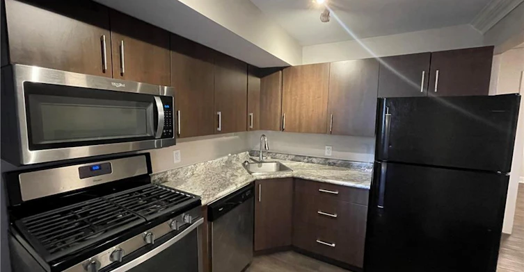 2-4 Ottawa Street N, Hamilton, ON, L8H 3Y7 - 3