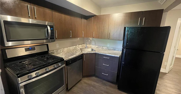 2-4 Ottawa Street N, Hamilton, ON, L8H 3Y7 - 3